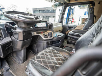 2020-mercedes-benz-actros-2663-1426488-45689726