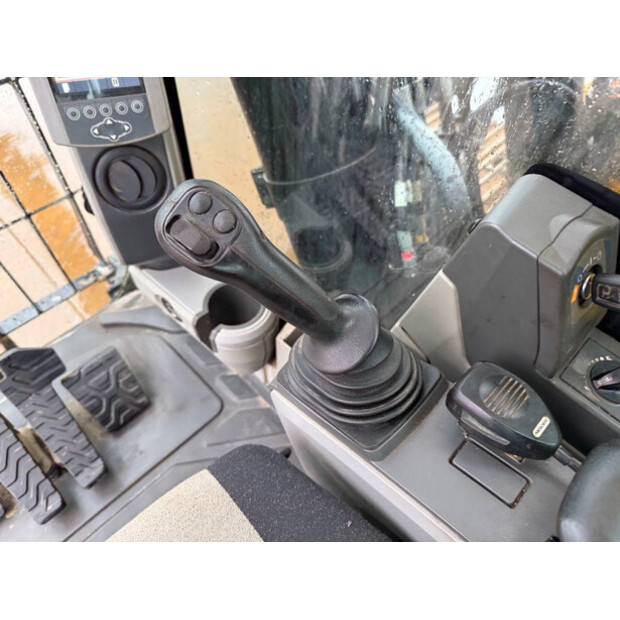 2018 Caterpillar 352F-45691296