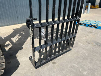 2016-caterpillar-320f-1426574-45691691