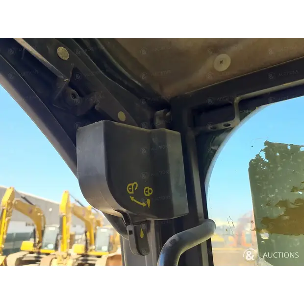 2017 Komatsu PC400LC-8R-45692216