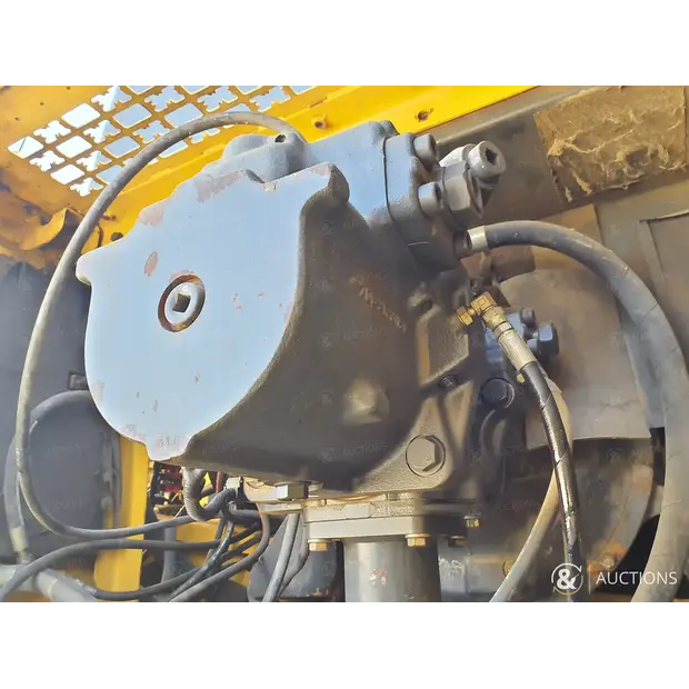 2017 Komatsu PC400LC-8R-45692235