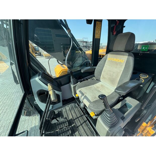 2022 Hyundai R210-45692275