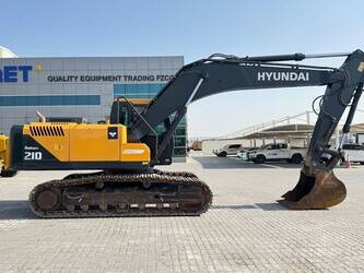 صورة ل حفارات 2022 هيونداي R210 للبيع في الإمارات العربيّة المتّحدة