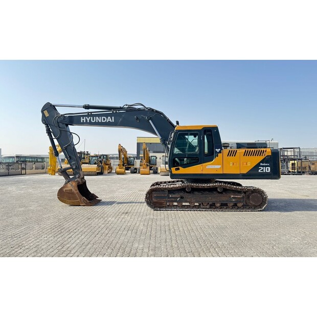 2022 Hyundai R210-45692282