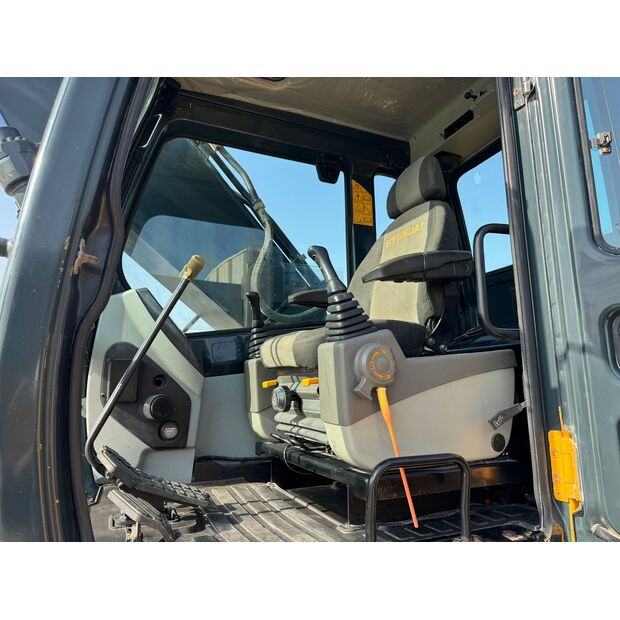 2022 Hyundai R210-45692287