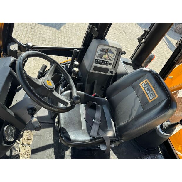 2024 JCB 3DX-45692302