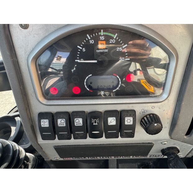 2024 JCB 3DX-45692303