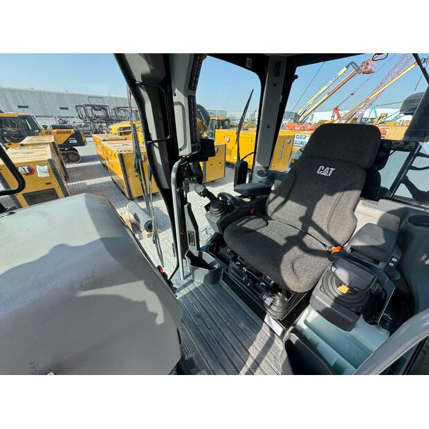 2024 Caterpillar 14-45692336