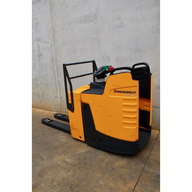 2015 Jungheinrich ERE 225-45692417