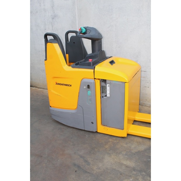 2018 Jungheinrich ERE 125 LI-ION-45692529