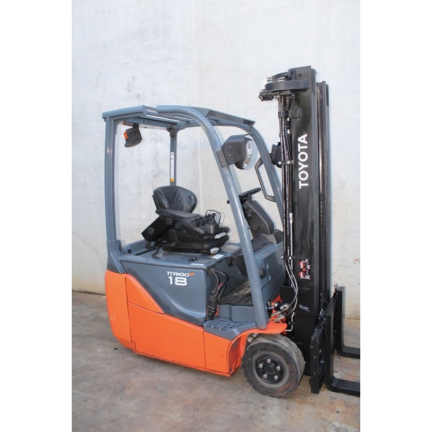 2017 Toyota 8FBEK18T-45692620