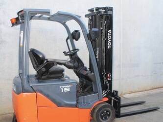 2017-toyota-8fbek18t-45692621