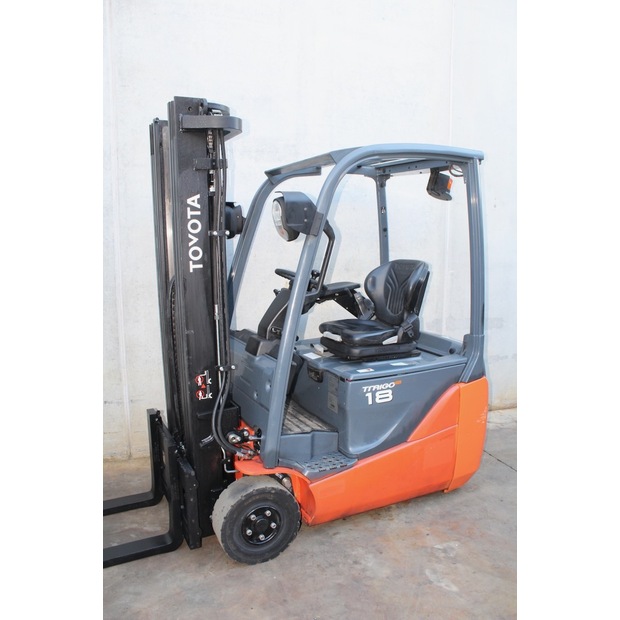 2017 Toyota 8FBEK18T-45692622