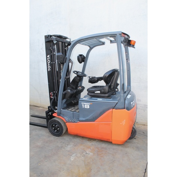 2017 Toyota 8FBEK18T-45692623