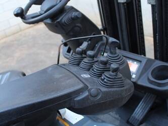 2017-toyota-8fbek18t-45692630