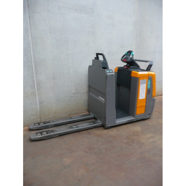 2018 Jungheinrich ECE 220-45692748