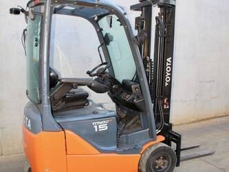 2017-toyota-8fbe15t-1426678-45692799