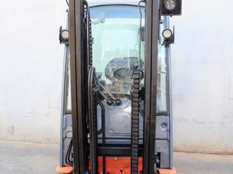 2017-toyota-8fbe15t-1426678-45692802