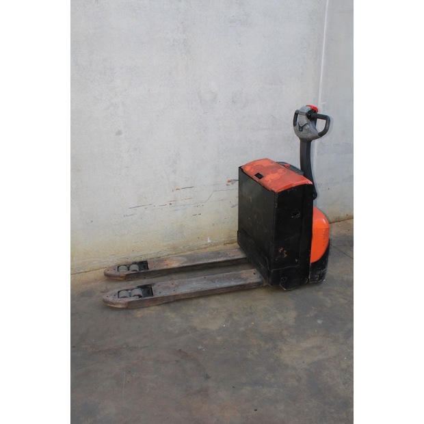 2015 BT LWE 180-45692810