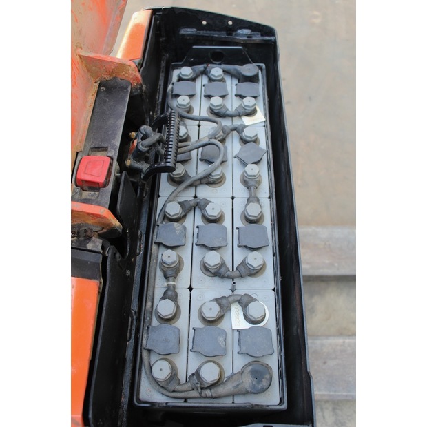 2015 BT LWE 180-45692814