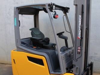 Image de Chariots élévateurs électriques 2018 Jungheinrich EFG 220 550 DZ À vendre à Espagne