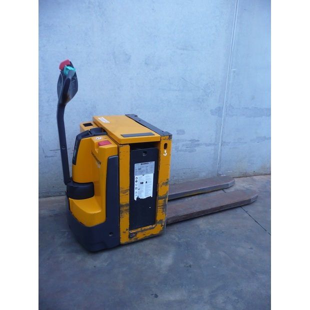 2015 جنجهينريتش EJE C20-45692892