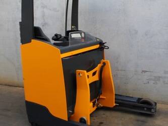 صورة ل الشاحنات ريج 2013 جنجهينريتش ETV 214 902 DZ للبيع في بلجيكا