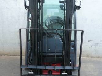 2017-toyota-8fbe15t-1426716-45693018