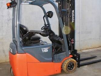 2017-toyota-8fbek16t-1426752-45693239