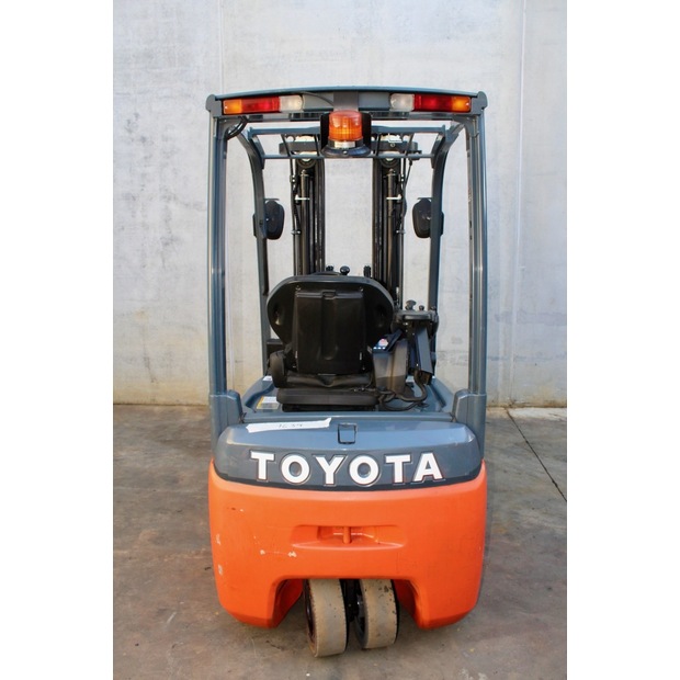 2017 Toyota 8FBEK16T-45693243