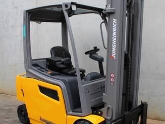 Image de Chariots élévateurs électriques 2020 Jungheinrich EFG 318 470 DZ À vendre à Espagne