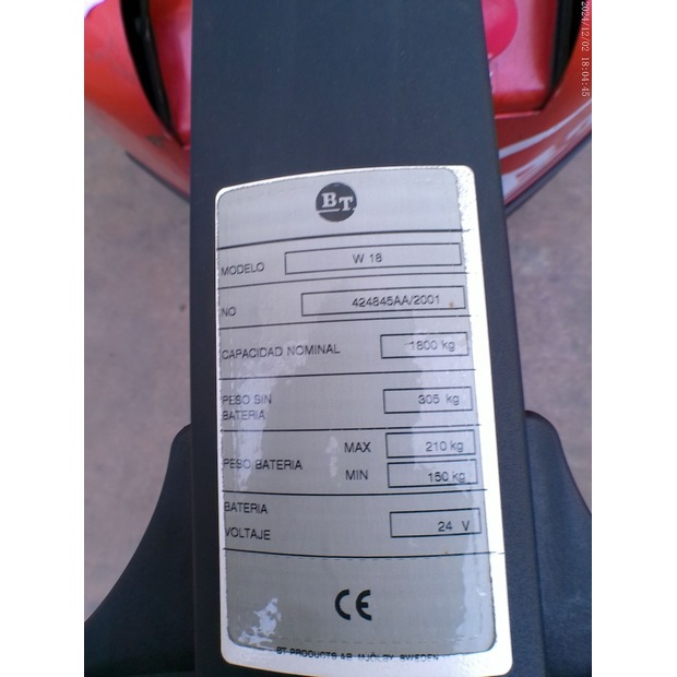 2001 BT W18-45693356