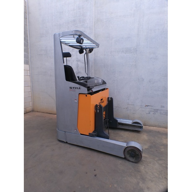 2019 Still FM-X17-45693357