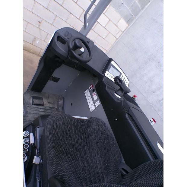 2019 Still FM-X17-45693366