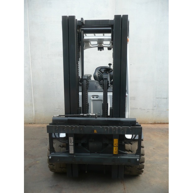 2019 Still RX60-40-45693382