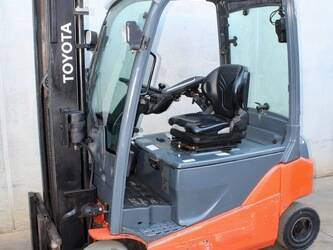 2016-toyota-8fbm16t-1426788-45693443