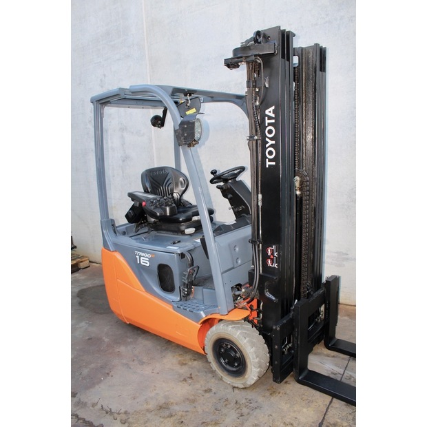 2018 Toyota 8FBEK16T-45693458