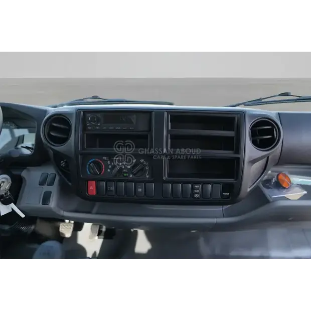 2026 هينو 300-45693602