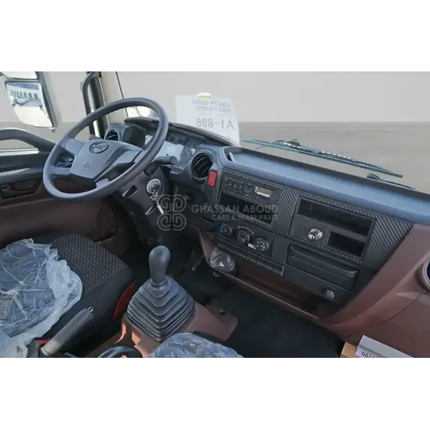 2025 Hino 500-45693628