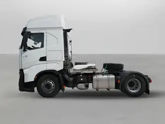 2023-iveco-as440s48t-45693701