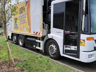 2011-mercedes-benz-econic-1426418-45708164