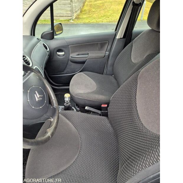 2009 سيتروين C3-45708261