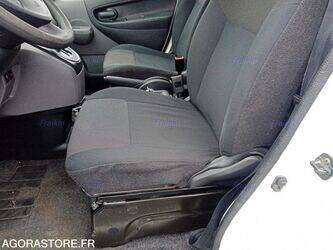 2019-nissan-nv200-1425672-45708353