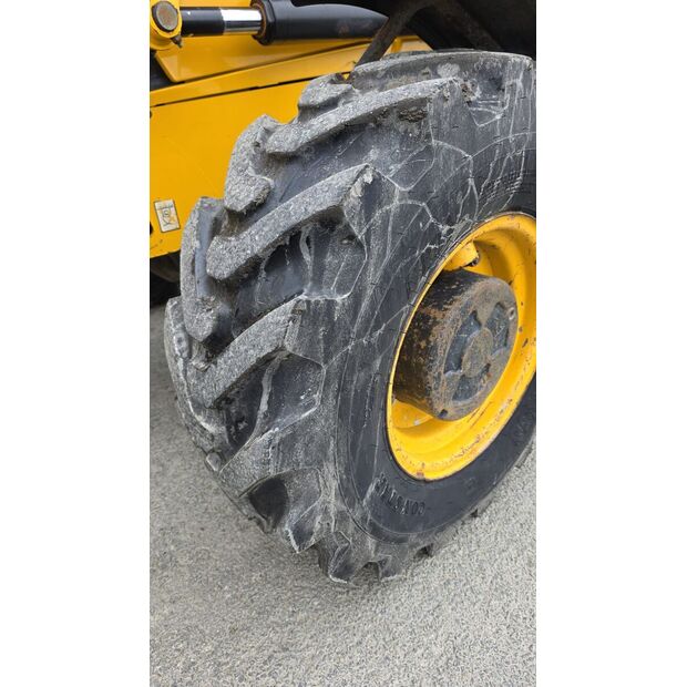 2014 جيه سي بي 3cx-45709223