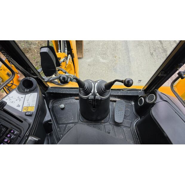 2014 جيه سي بي 3cx-45709230