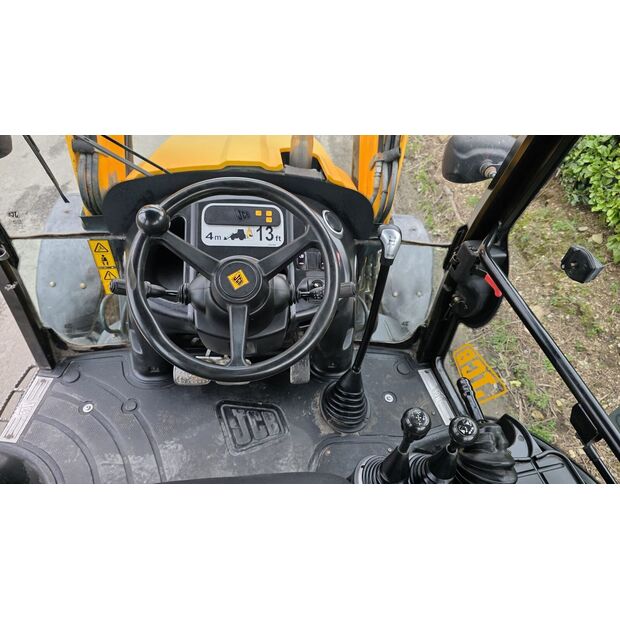 2014 جيه سي بي 3cx-45709232