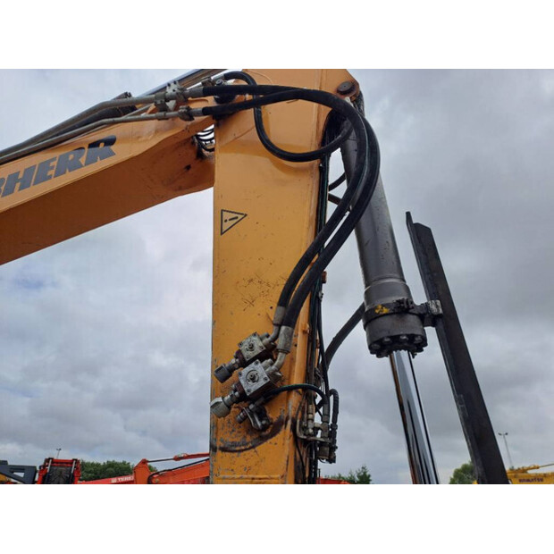 2018 Liebherr R946-45709819