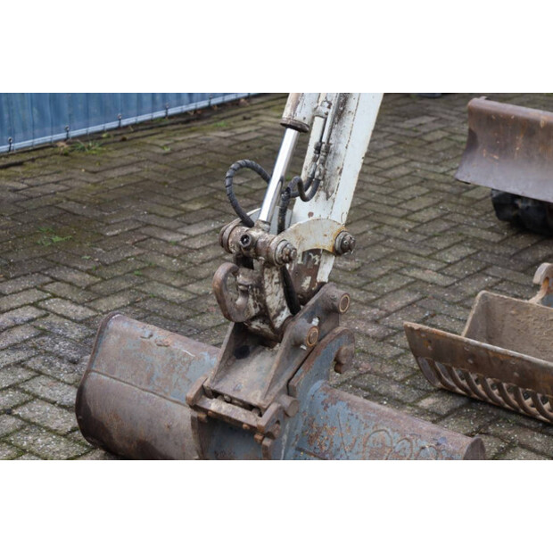 2001 TAKEUCHI TB016-45710575