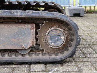 2001-takeuchi-tb016-1427009-45710580