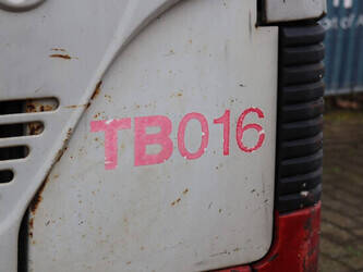2001-takeuchi-tb016-1427009-45710582